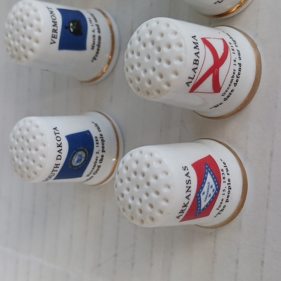 Set of 8 vintage State Thimbles all different includes motto, bird, & flower - Picture 2 of 6